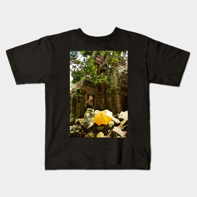 Cambodge - Banteay Thom Kids T-Shirt by rollier